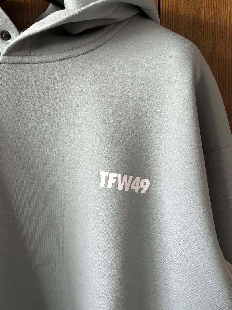 TFW49 パーカー T102210016 CARDBOARD MATERIAL