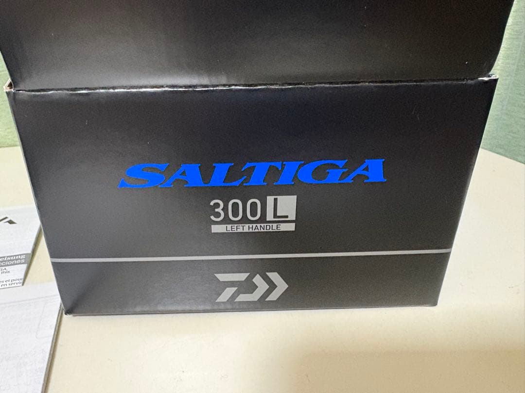 【ほぼ新品】25ソルティガ　300L