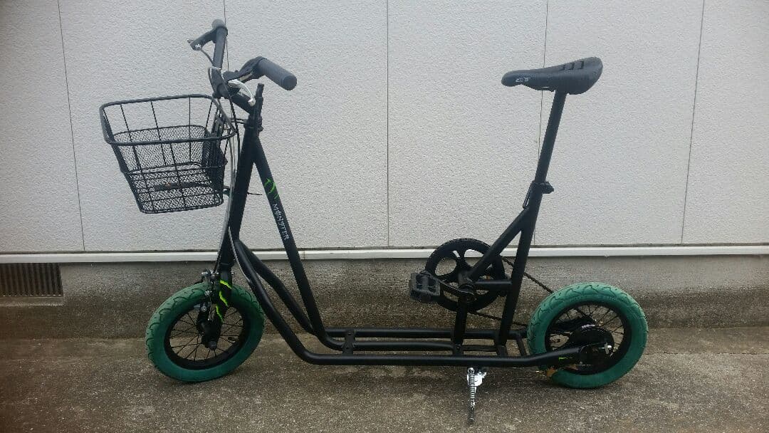 自転車　キックスケーター　キックボード