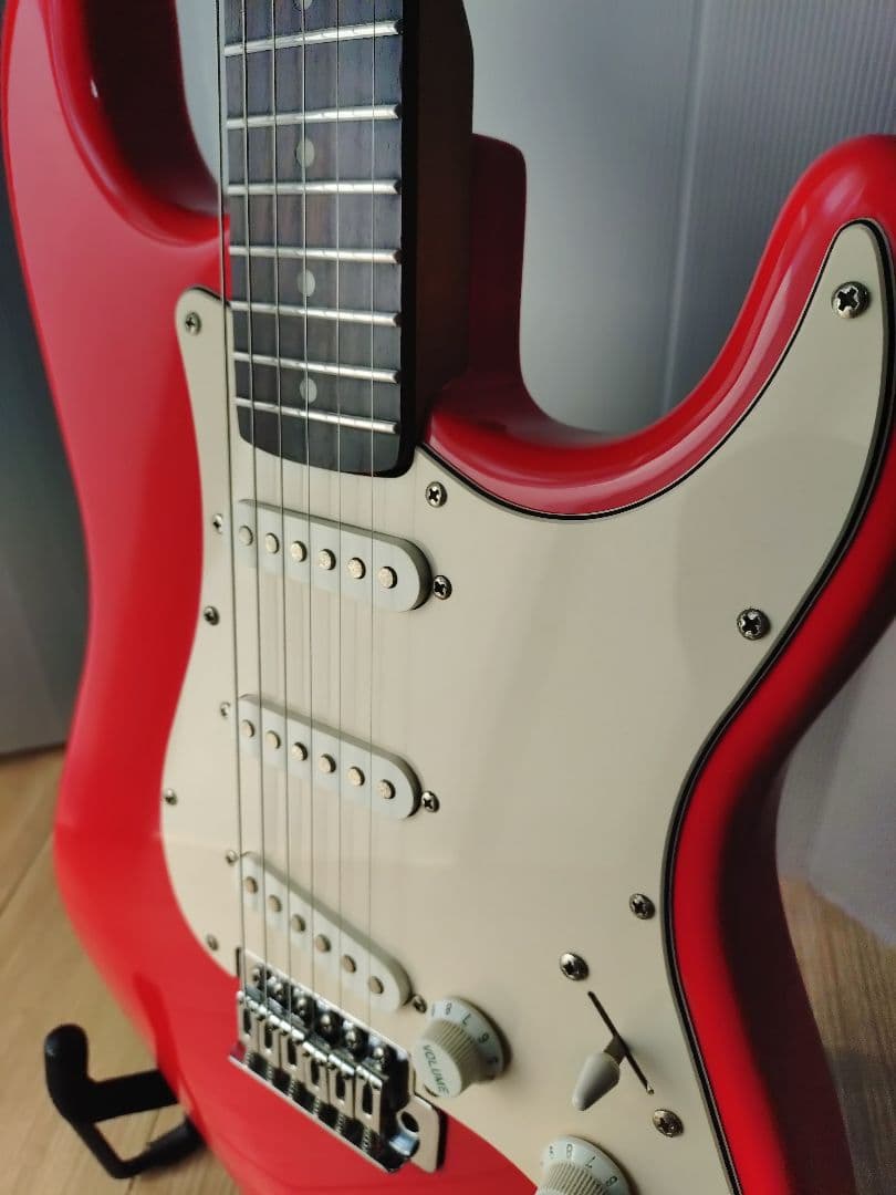 Squier バレット　Stratocaster 赤　ボディ不明
