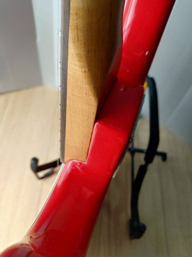 Squier バレット　Stratocaster 赤　ボディ不明