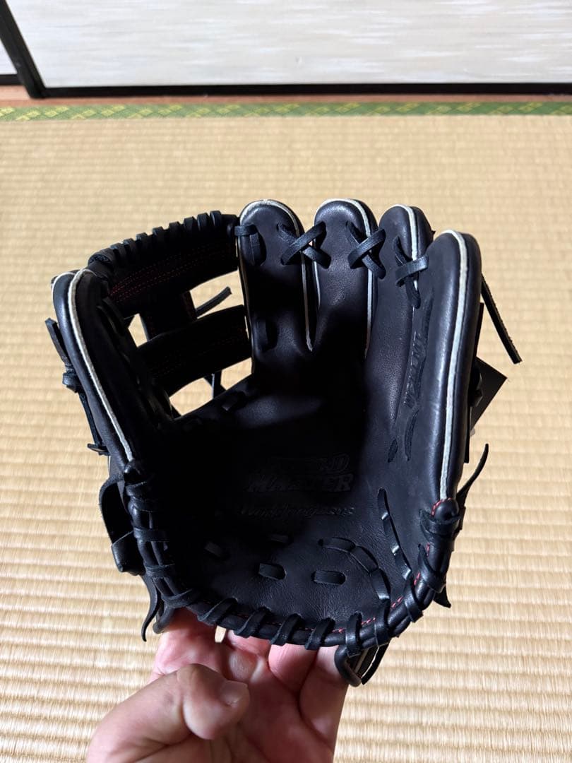 「お得」新品 硬式用トレーニンググローブ 右投げ ブラック トレーニング