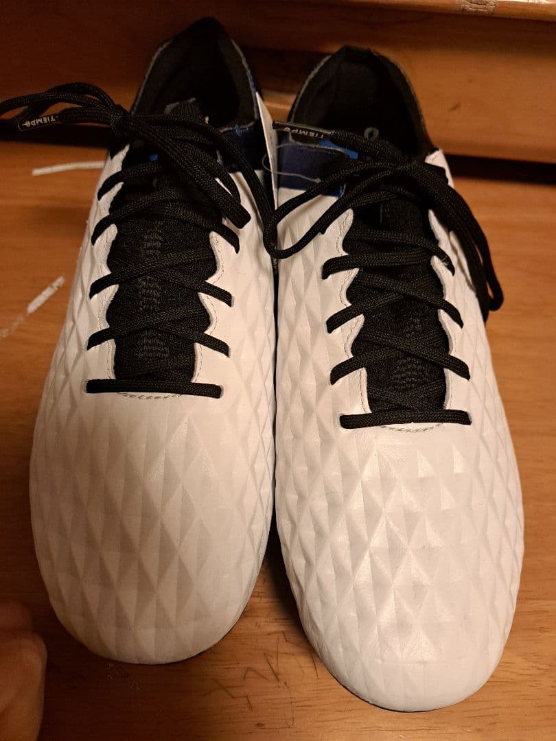 サッカースパイク ティエンポレジェンド8 HG