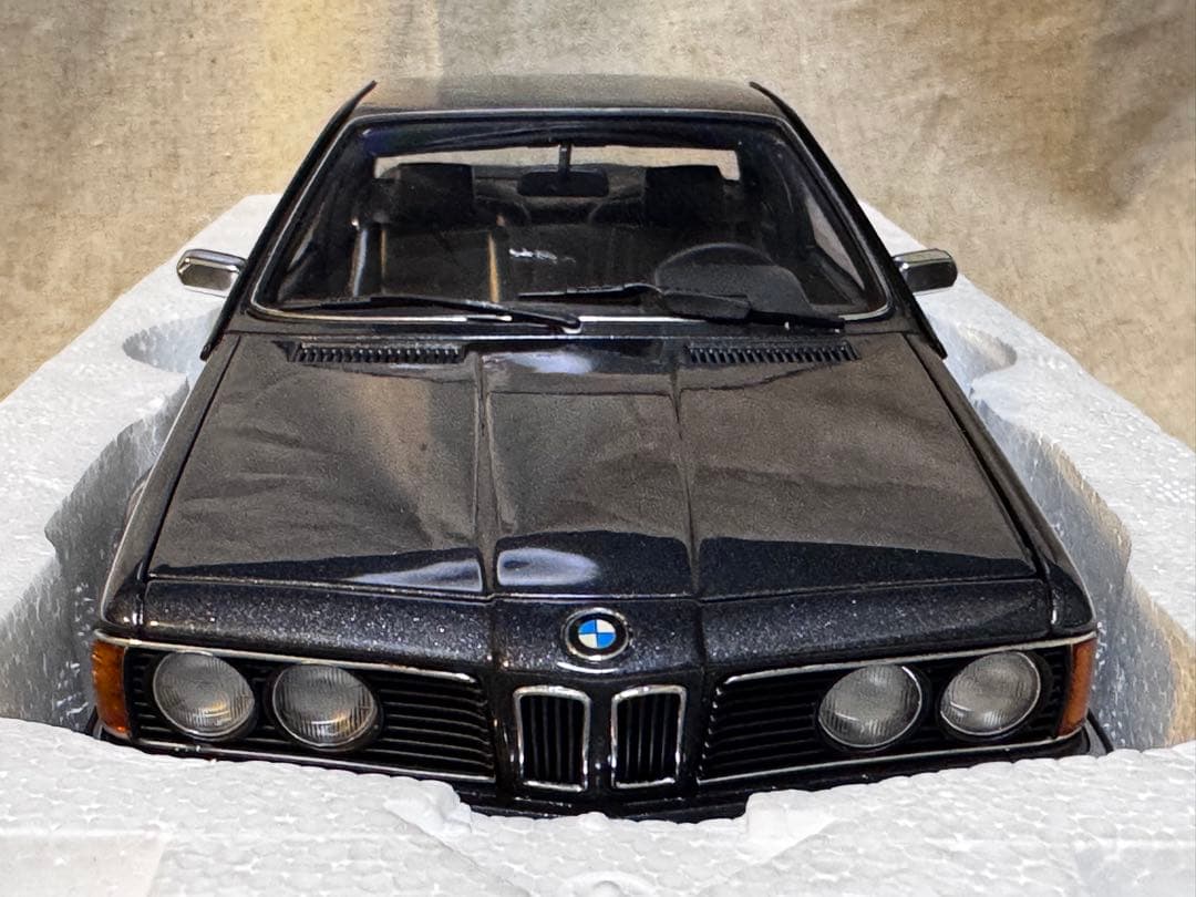 ミニカー AUTOart  635 CSI 1/18 1:18