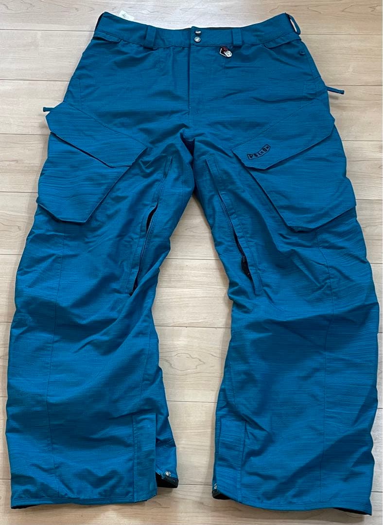 ★美品　volcom ボルコム　カーゴパンツ　メンズM TDS