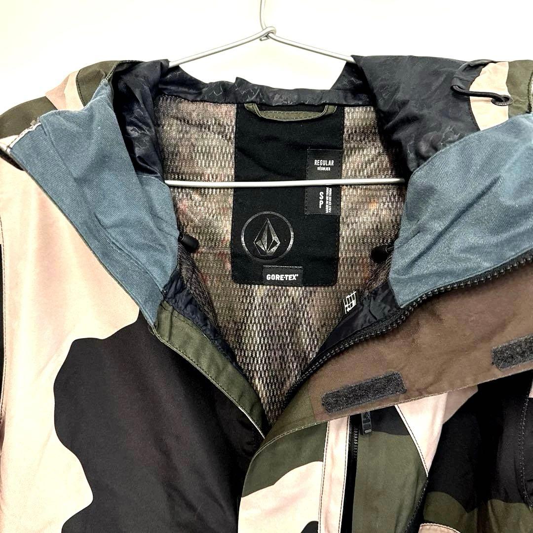 【新品タグ付】VOLCOM GORE-TEX スノーボードジャケット S 迷彩