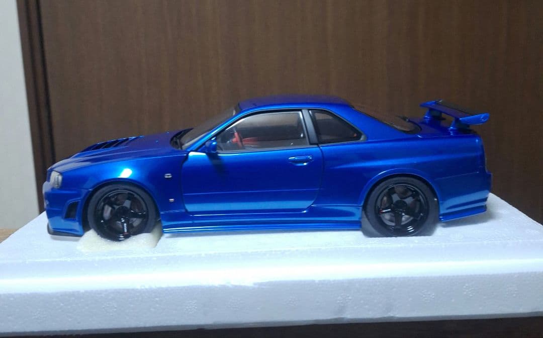 オートアート　ニスモ　スカイライン　GT-R ミニカー　1/18