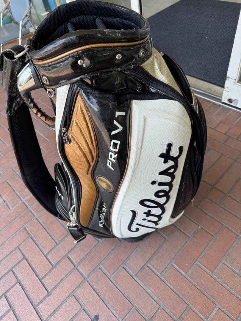 タイトリスト Titleist キャディバッグ ホワイト ブラック ゴルフ 刺繍