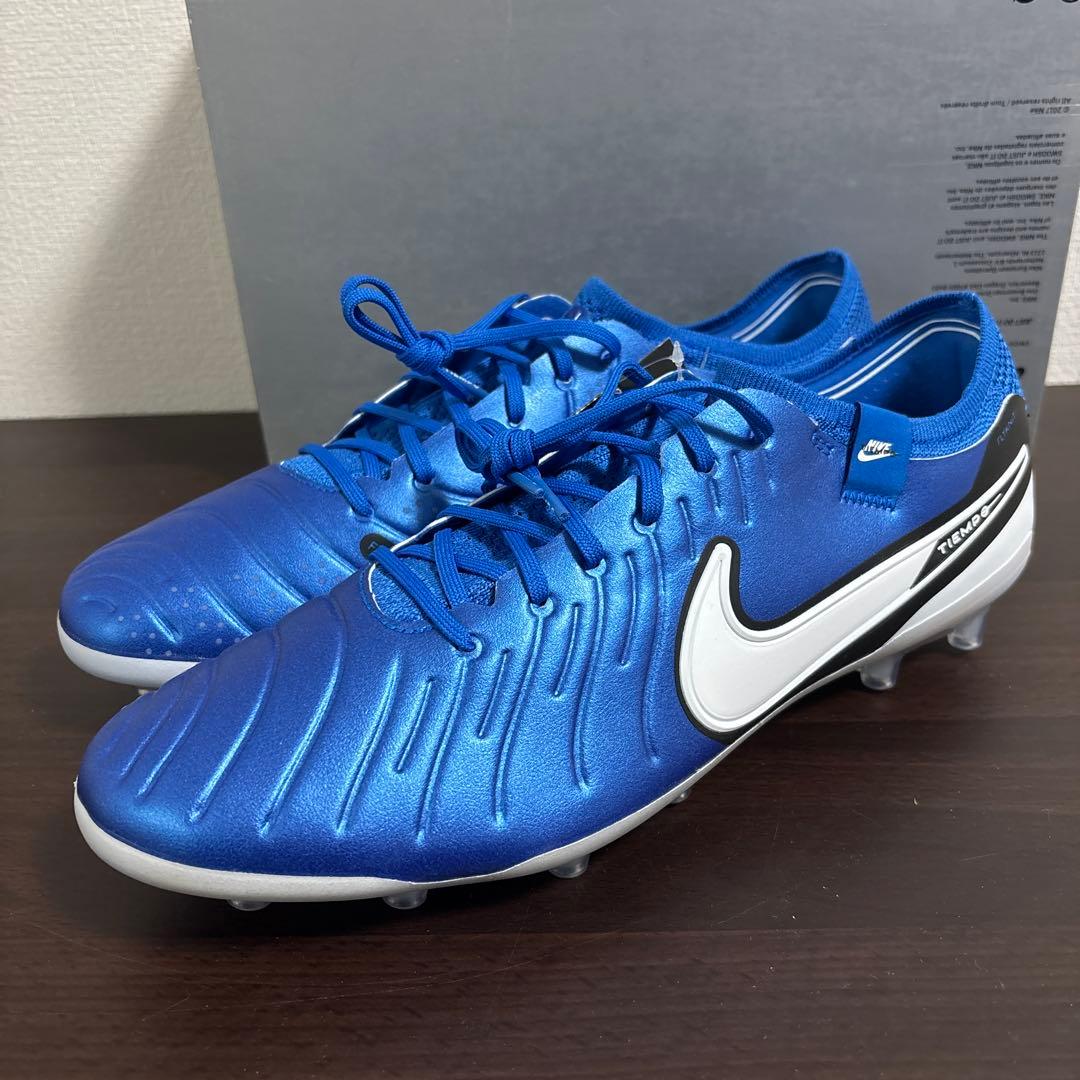 30 ナイキ　サッカー　スパイク　DV4330　ティエンポ レジェンド 10