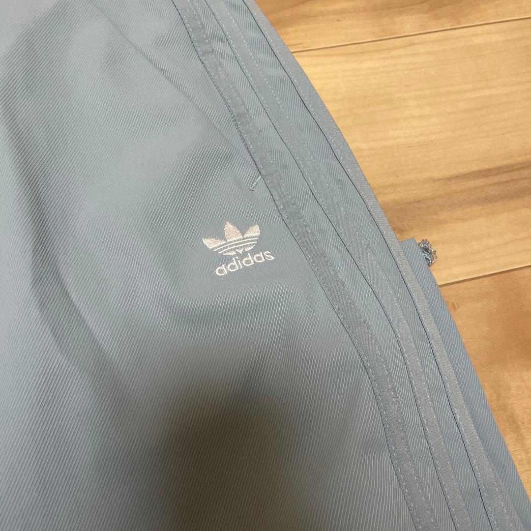 adidas 水色　ジャージパンツ