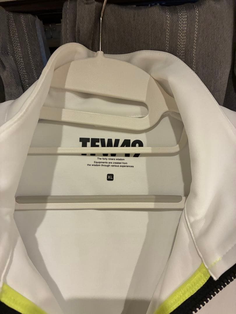 TFW49 XL ホワイト ジャケット