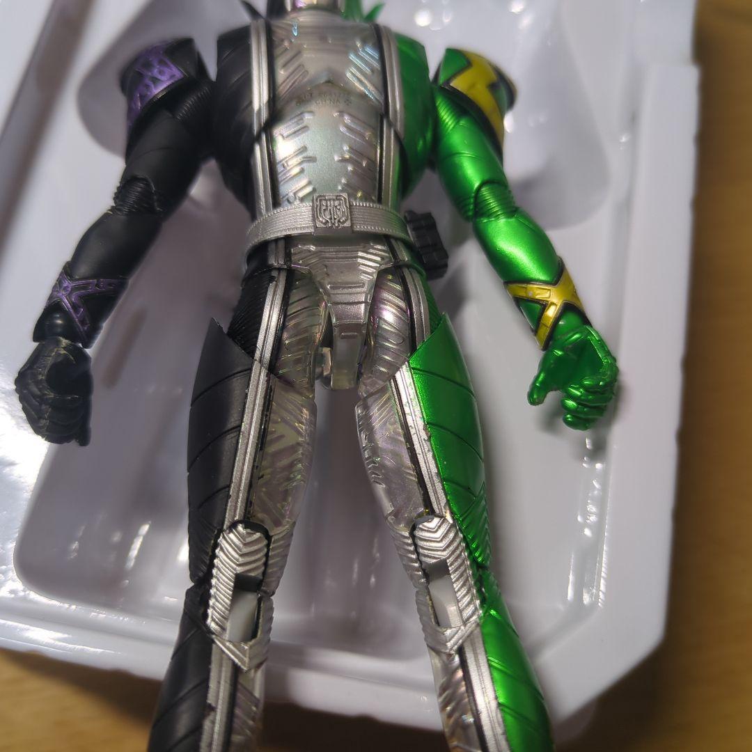 S.H.Figuarts(真骨彫製法) 仮面ライダーW サイクロンジョーカーエ…