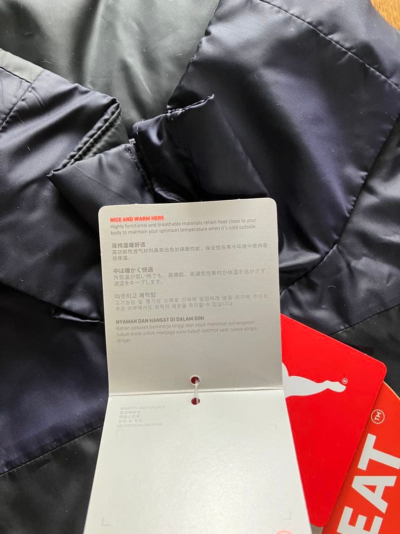PUMA メンズLサイズ KEEP HEAT 上下セット　シャカシャカ　新品