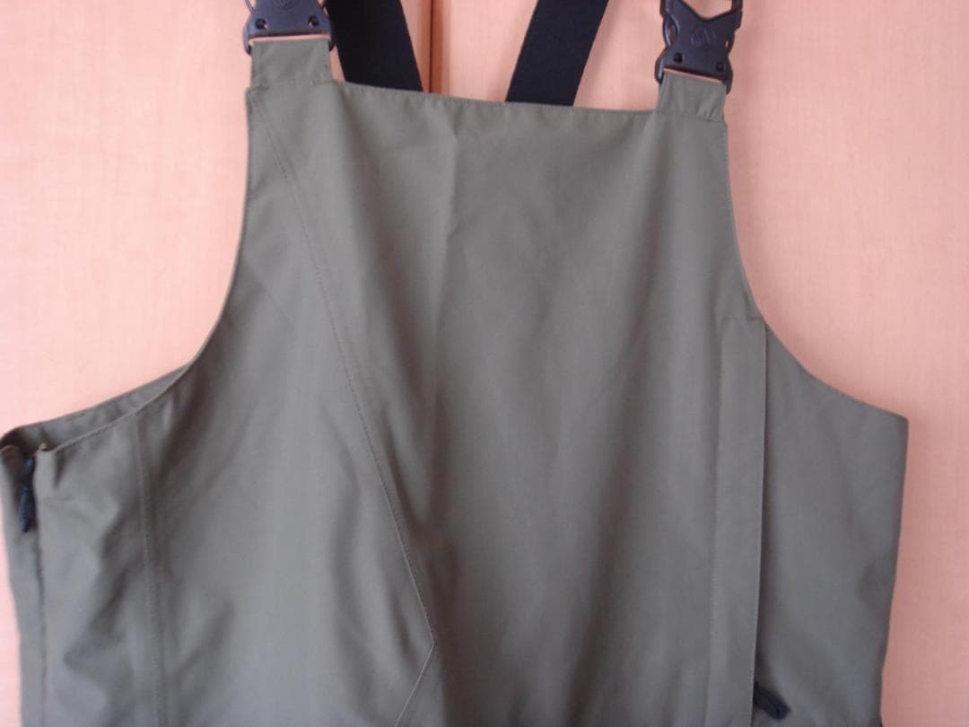 ボルコム　スノーボード　ビブパンツ　新品　Lサイズ