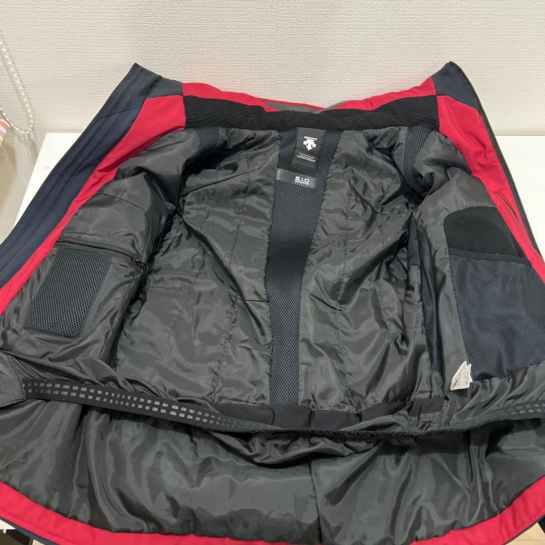 デサントSIO INSULATED JACKET（Mサイズ）ワッペン剥がし跡有