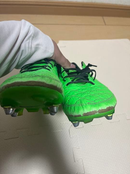 サッカースパイクティエンポレジェンド 5 SG
