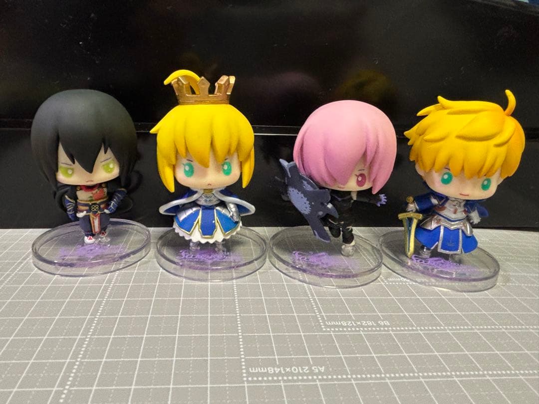 FGO サンリオ フィギュア マシュ ギルガメッシュ マーリン セイバー カルナ