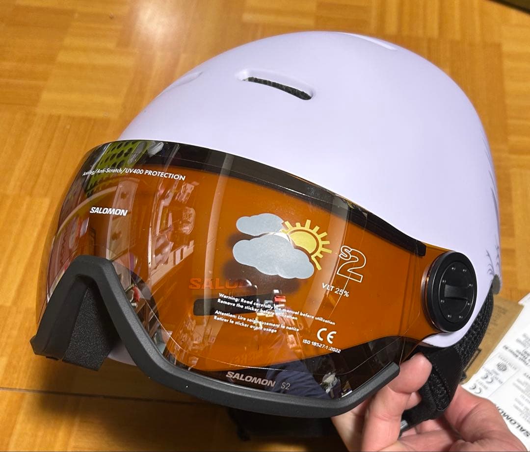 新品在庫処分SALOMON ORKAVISORHAZEバイザーヘルメット27%引