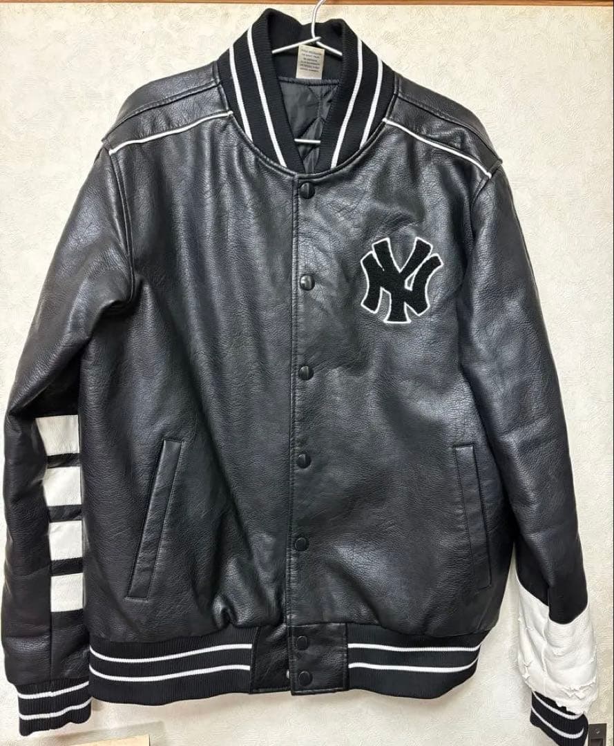 レア！　ヤンキース　Lサイズ　マジェスティック　Yankees スタジャン