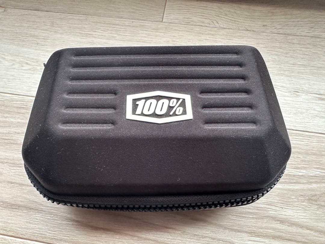 100% ワンハンドレッドパーセント　サングラス