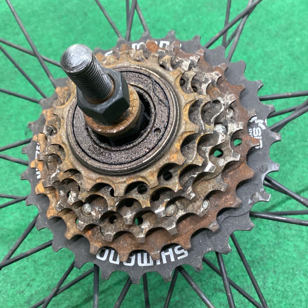 アルミリム　後輪 700c リア 35cタイヤがついてました