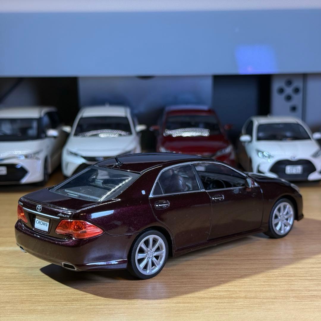 【非売品】トヨタ クラウン 200系 カラーサンプルミニカー 1/30