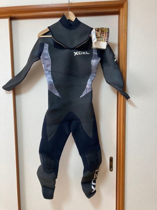 新品未使用エクセルXCELウェットセミドライスーツMB?サイズ