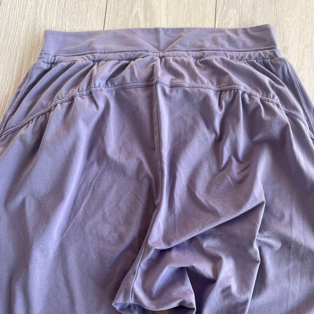 チャコット　紫色スリムフィットヨガパンツ　M
