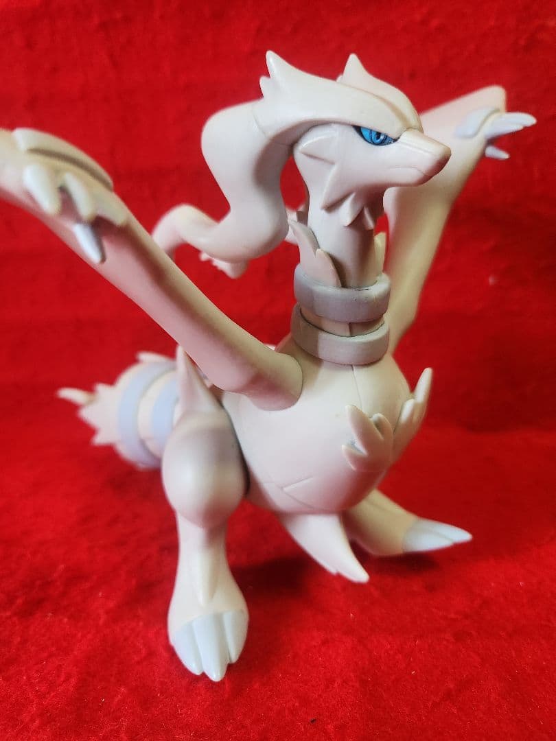 ポケットモンスター　ソフビフィギュア ゼクロム　レシラム　ポケモン