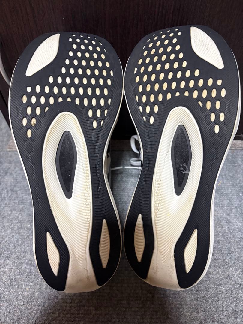ASICS マジックスピード4