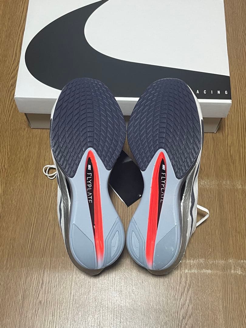新品未使用Nike ヴェイパーフライ4￼ 25