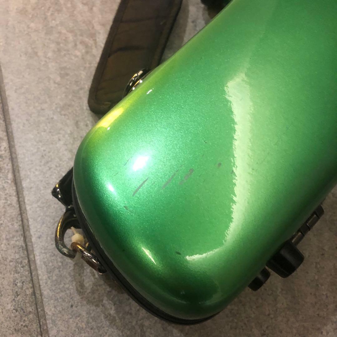 シャイニーケース　アルトサックス　グリーン