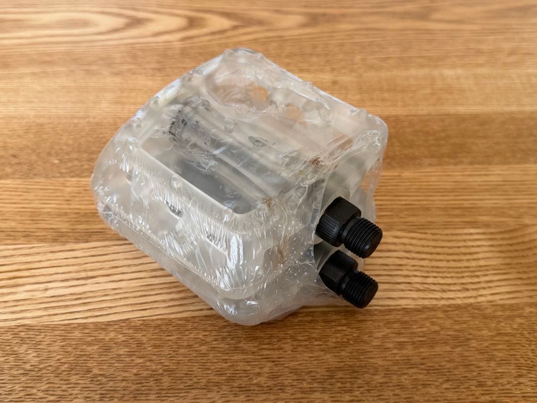 Odyssey Twisted PC ペダル 蓄光（GLOW CLEAR）