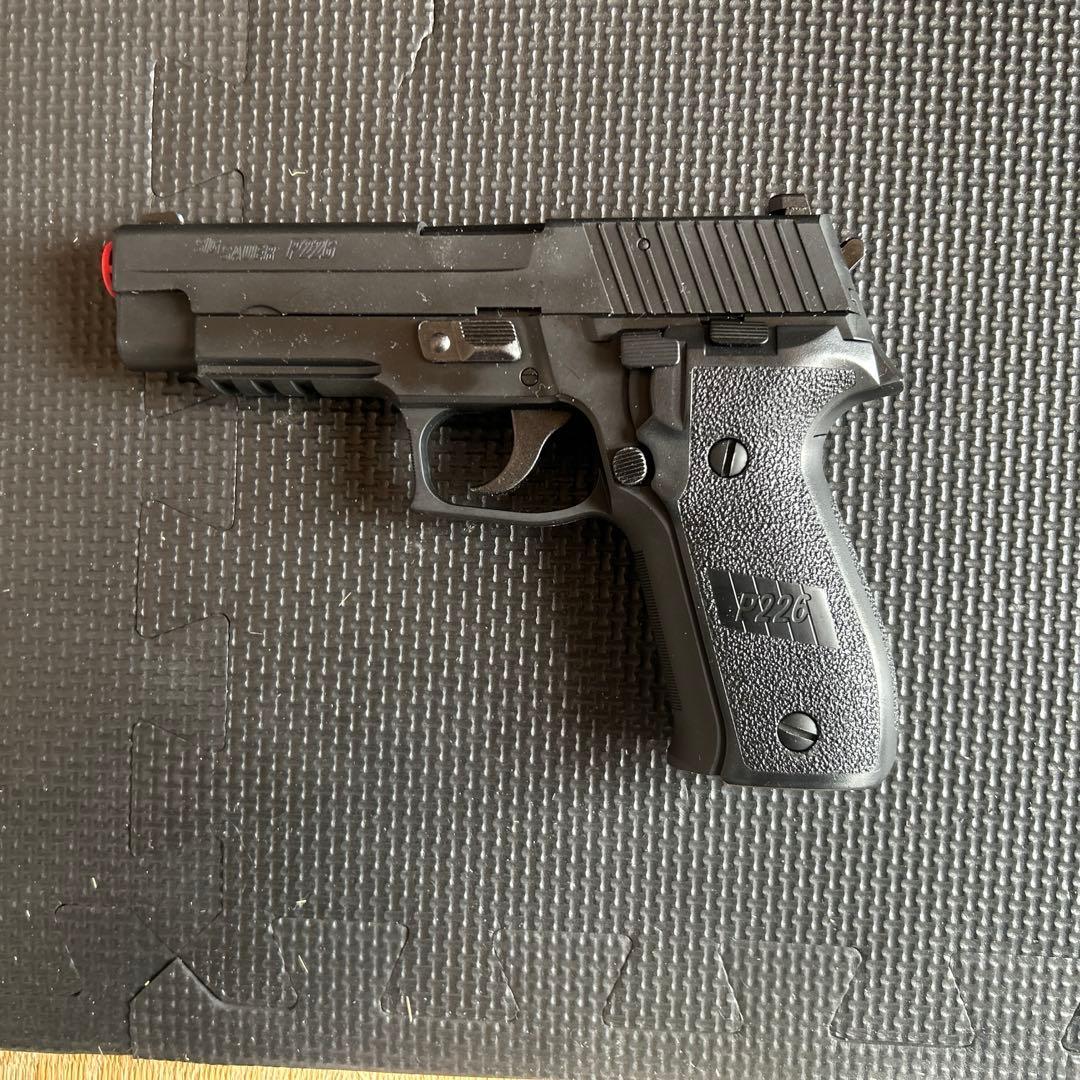 東京マルイSIG SAUER P226 RAIL ガスガン、マガジン、ホルスター