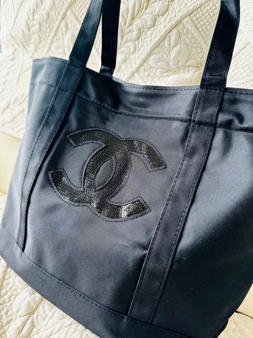 CHANEL トートバッグ　ノベルティ　スパンコールナイロン　ブラック