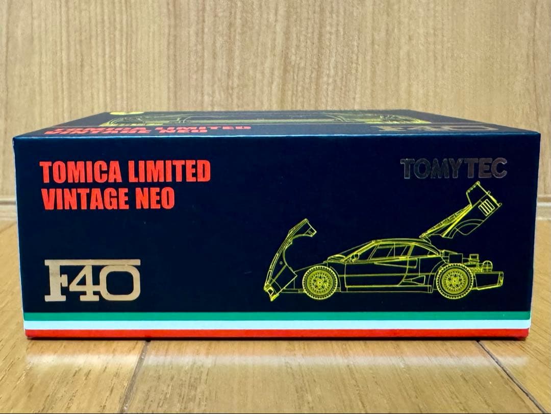 トミカリミテッドヴィンテージネオ フェラーリF40黄　TOMICA NEO