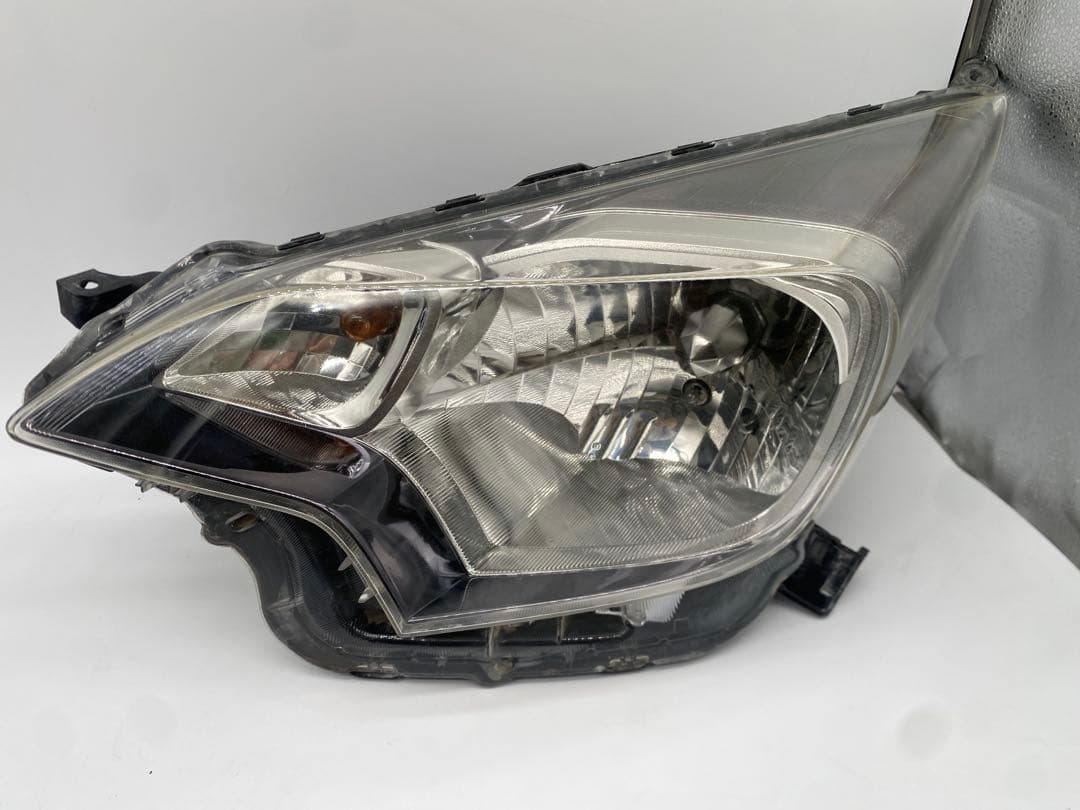 トヨタ ラクティス NCP120系 純正HIDヘッドライト左右