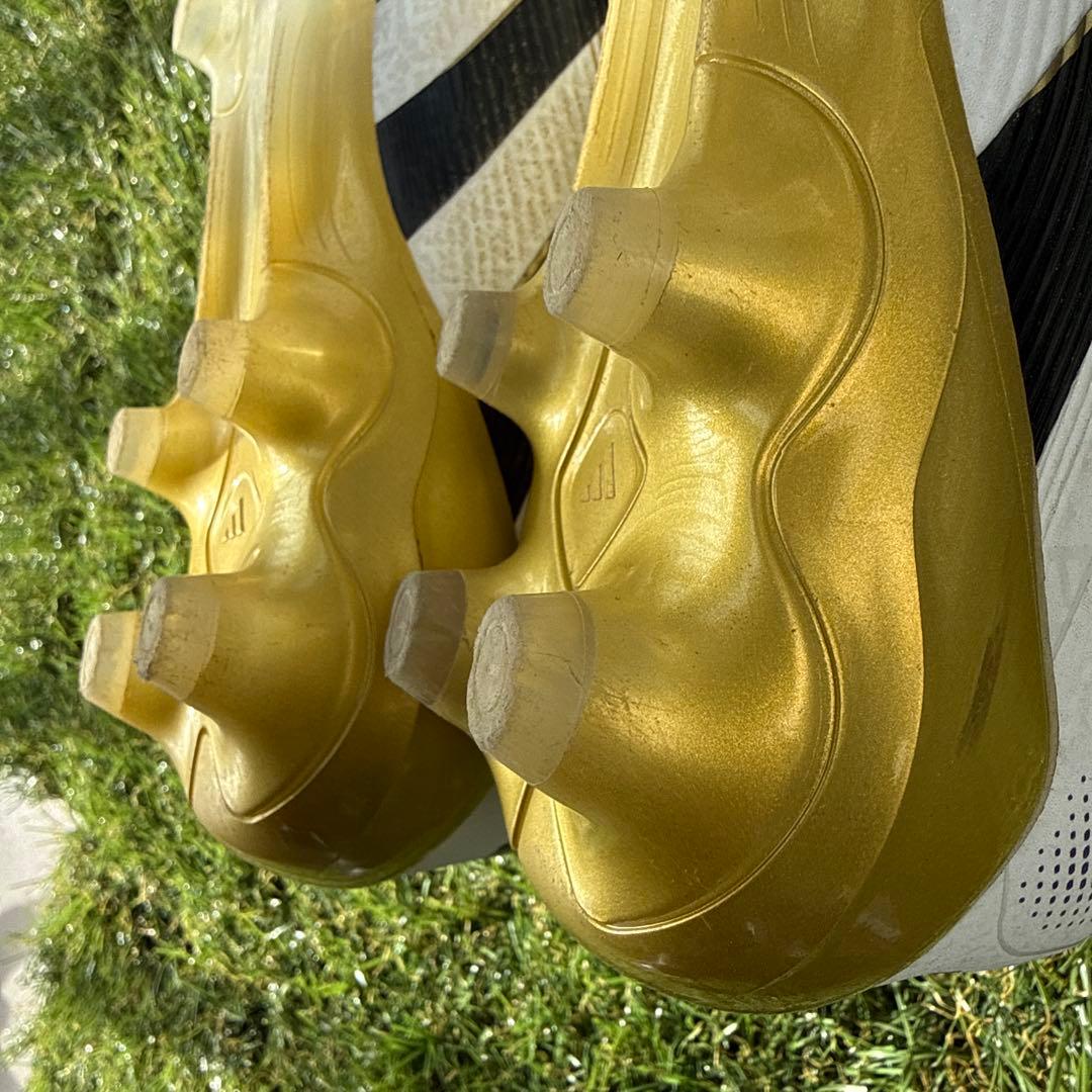 adidas サッカーシューズ ホワイト　プレデター