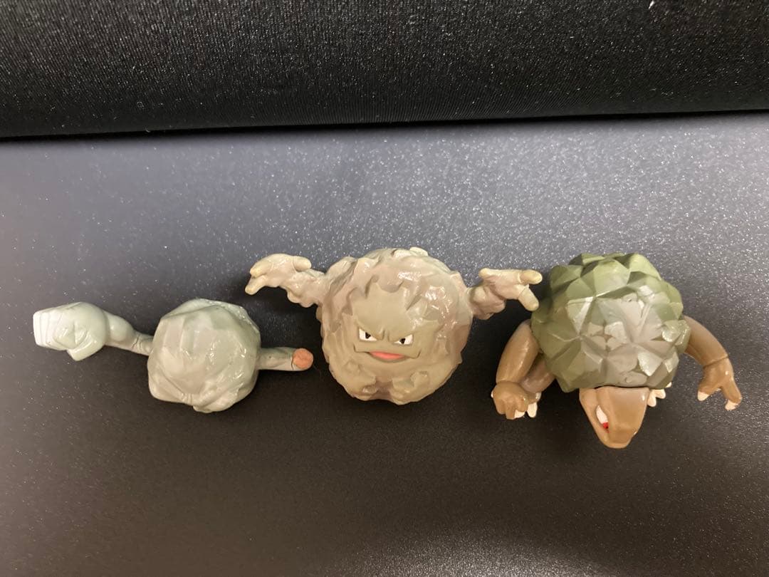 ポケモン　モンコレ　イシツブテ　ゴローン　ゴローニャ