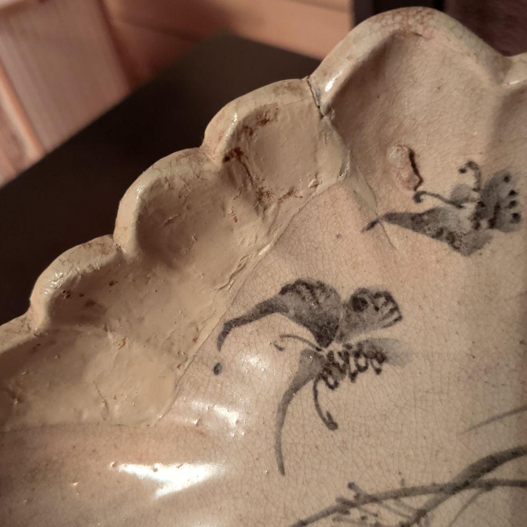 献上唐津(発掘品)唐人御茶碗窯出土品　薄に蝶図の菱型皿