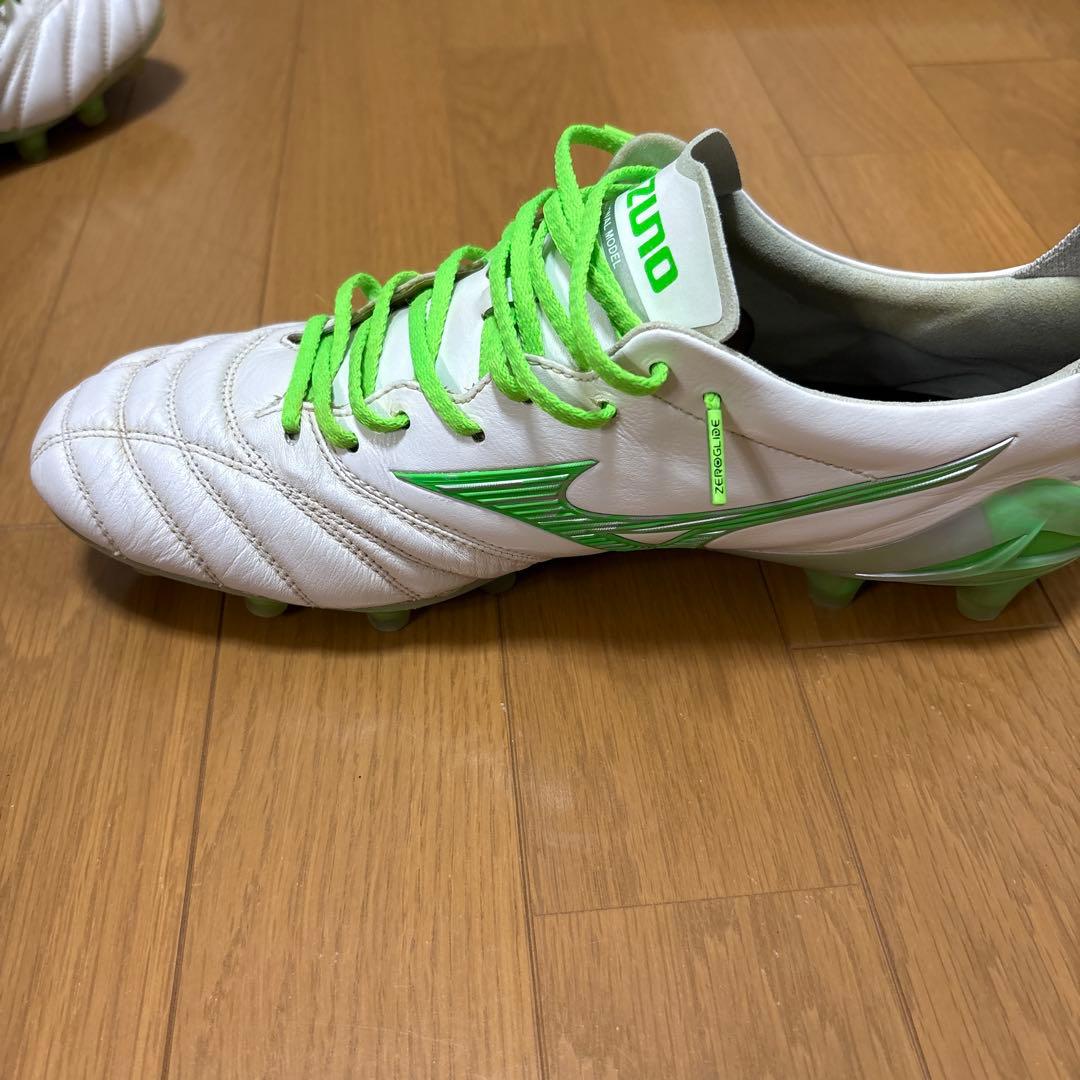 Mizuno モレリア　限定色　緑紐　値下げ交渉あり サイズ　27.5センチ