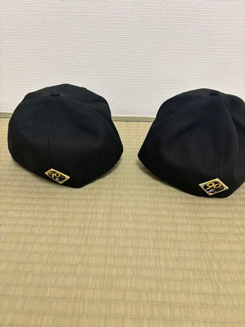 ジャイアンツ　New Era 59FIFTY 7 1/4 ×1個　写真右のみ