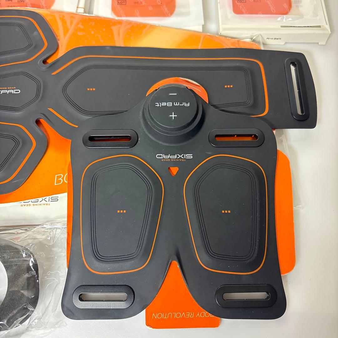 【中古】SIXPAD ボディー アーム トレーニング器具