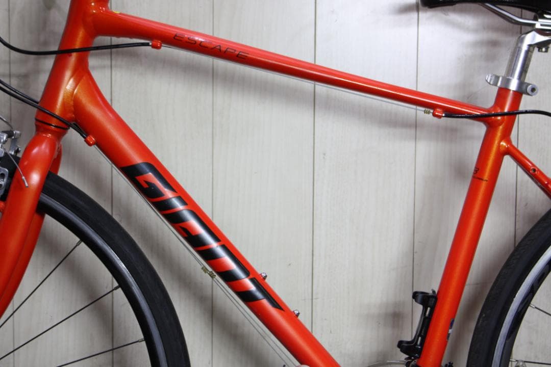 GIANT ESCAPE R3 700C 24速 500mm ORANGE色