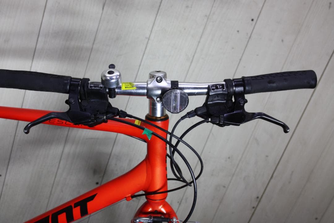 GIANT ESCAPE R3 700C 24速 500mm ORANGE色