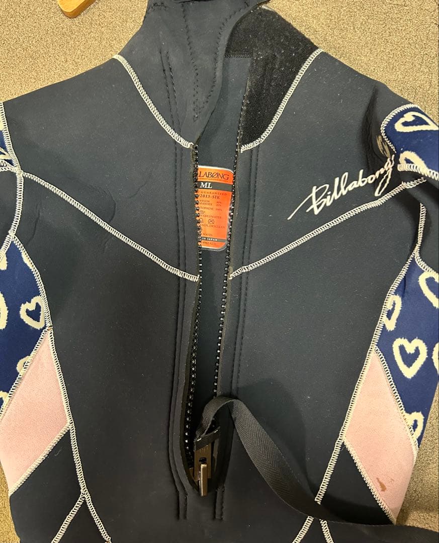 Billabongビラボン　ウェットスーツ　ハート柄レディース　ＭＬサイズ