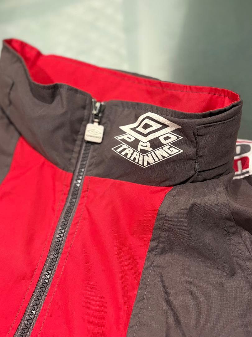 UMBRO PRO TRAINING ナイロンパーカー セットアップ　XLサイズ