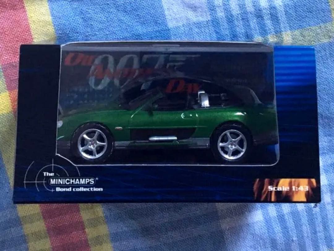 当時モノ ミニチャンプス 007 1/43 ジャガー XKR ロードスター