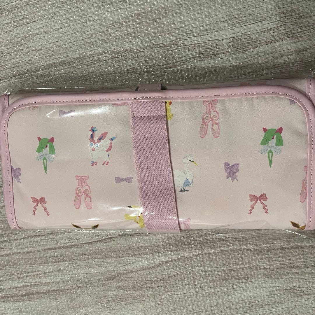 【新品・未開封】チャコット　ポケモン　ロールケース　ピンク