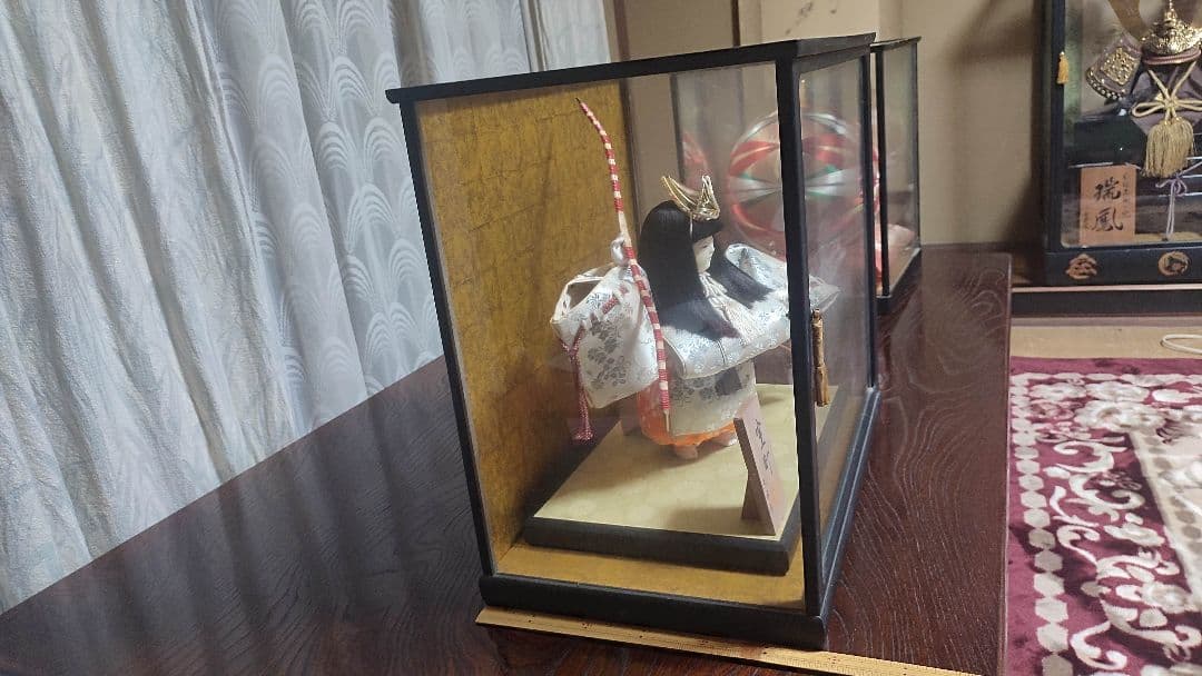 日本人形　ガラスケース入り　高さ43cm×幅46.5cm×奥行き30cm